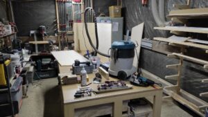 Dressing d'entrée sous rampant sur mesure à Nogent le Rotrou 28 par l'Atelier Bois Robain