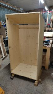 Dressing d'entrée sous rampant sur mesure à Nogent le Rotrou 28 par l'Atelier Bois Robain