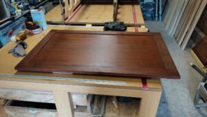 Dressing sur mesure habillage frene toute hauteur à Mauve Sur Huisne 61 par l'Atelier Bois Robain