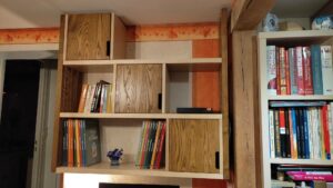 Etagère murale en frêne massif sur mesure pour un petit coin bureau à Nogent le Rotrou 28 par l'Atelier Bois Robain