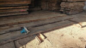 Fabrication et installation d'un portail en chêne sur mesure à perche en nocé 61Fabrication et installation d'un portail en chêne sur mesure à perche en nocé 61 par l'Atelier Bois Robain