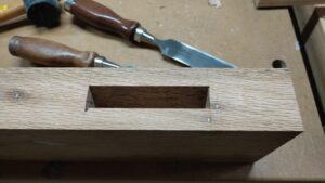 Fabrication et installation d'un portail en chêne sur mesure à perche en nocé 61 par l'Atelier Bois Robain