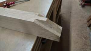 Fabrication et installation d'un portail en chêne sur mesure à perche en nocé 61 par l'Atelier Bois Robain