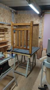 Garde corps d'un petit balcon et habillage sol à Perche en Nocé 61 par l'Atelier Bois Robain