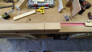 Garde corps d'un petit balcon et habillage sol à Perche en Nocé 61 par l'Atelier Bois Robain