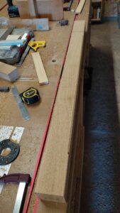 Garde corps d'un petit balcon et habillage sol à Perche en Nocé 61 par l'Atelier Bois Robain