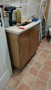 Meuble lave main pour des toilettes à Perche en Nocé 61 par l'Atelier Bois Robain