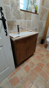 Meuble lave main pour des toilettes à Perche en Nocé 61 par l'Atelier Bois Robain