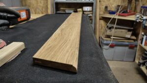 fabrication et installation d'un habillage d'appui de fenêtre en chêne sur mesure à Mauve Sur Huisne 61 par l'Atelier Bois Robain