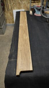 fabrication et installation d'un habillage d'appui de fenêtre en chêne sur mesure à Mauve Sur Huisne 61 par l'Atelier Bois Robain