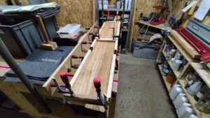 fabrication et installation d'un habillage d'appui de fenêtre en chêne sur mesure à Mauve Sur Huisne 61 par l'Atelier Bois Robain