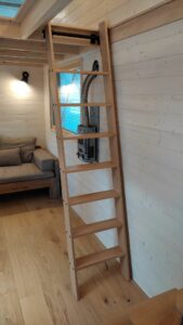 Echelle de meunier sur mesure pour une tiny house à Moutier Au Perche 61 par l'Atelier Bois Robain