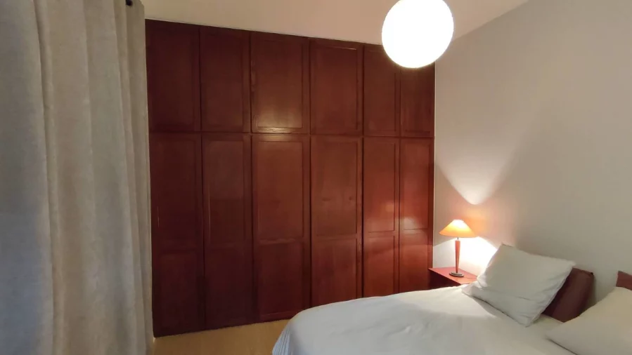 Habillage dressing sur mesure toute hauteur à Mauve Sur Huisne par l'Atelier Bois Robain